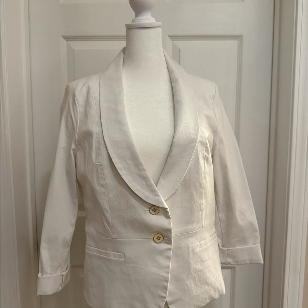 Elegant White Women's Blazer